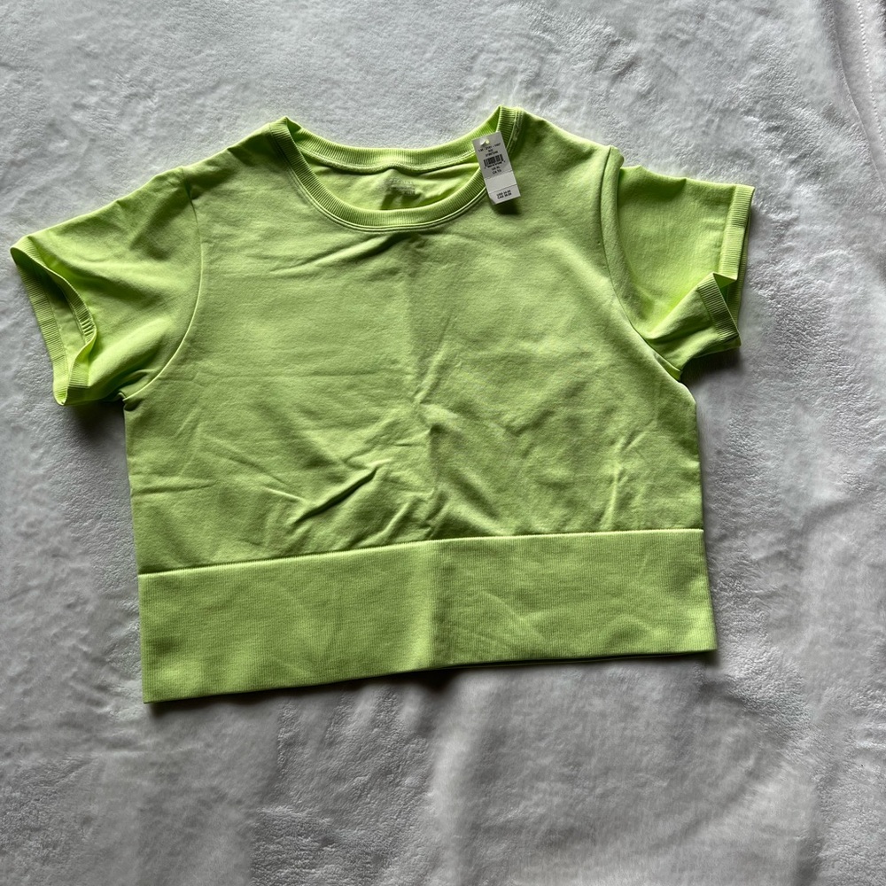 Cropped Exercise Tee